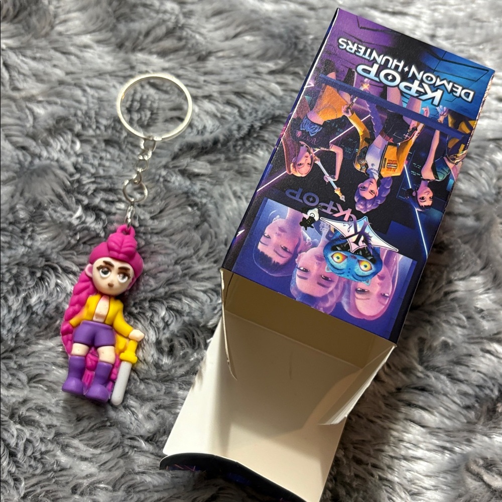 K Pop Bundle - Picture 10 of 12